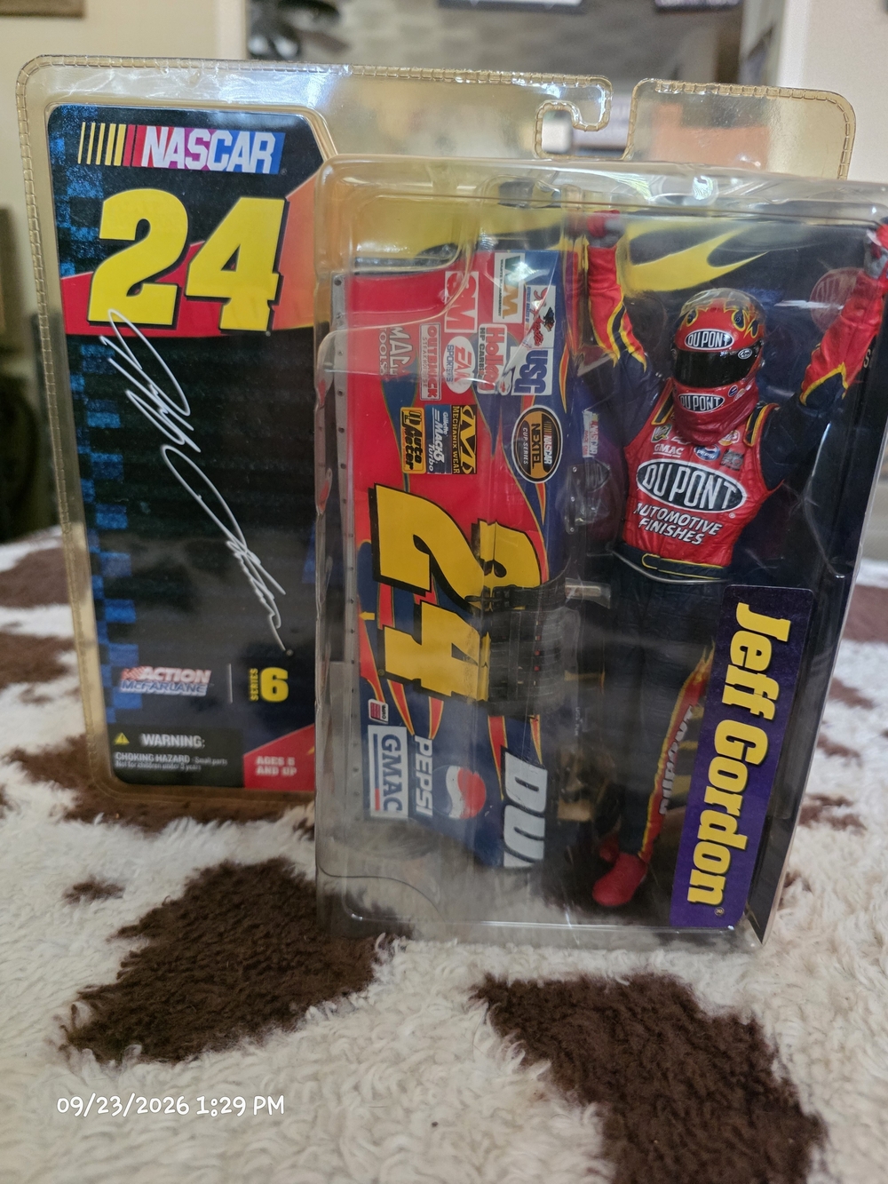 Nascar Jeff Gordon #24 Die-Cast Car & Driver Figure - Red Yellow Blue